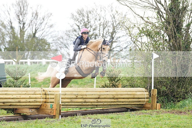 250419-095606-08278 - 554-Lauren.Reason-MERLYNS.CUSTARD.CREAM