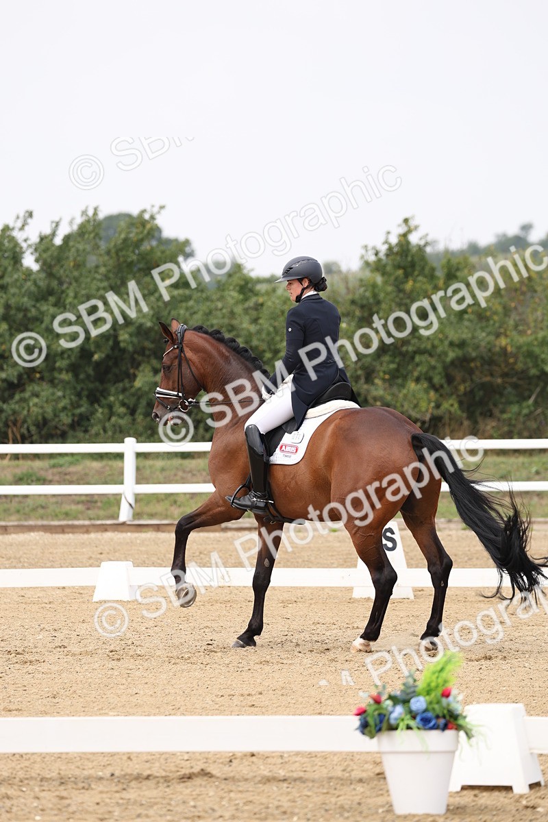 SBM_007474 - Class 9 - FEI INT I - 14.57-15.45