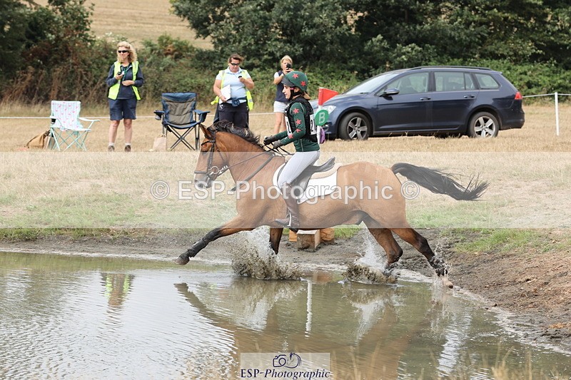 250824A-114244-35525 - 2002-Florence.Dovey-Moneyhills.Pageant