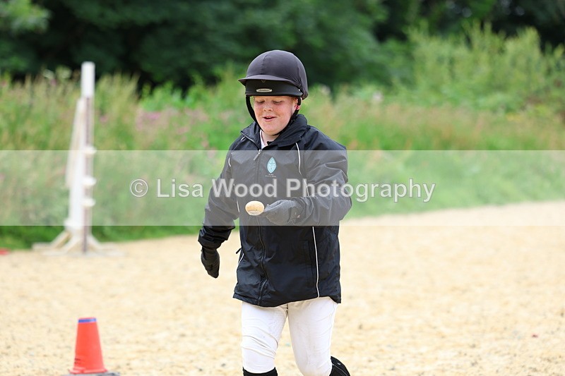 3E7A0139 - Egg and Spoon