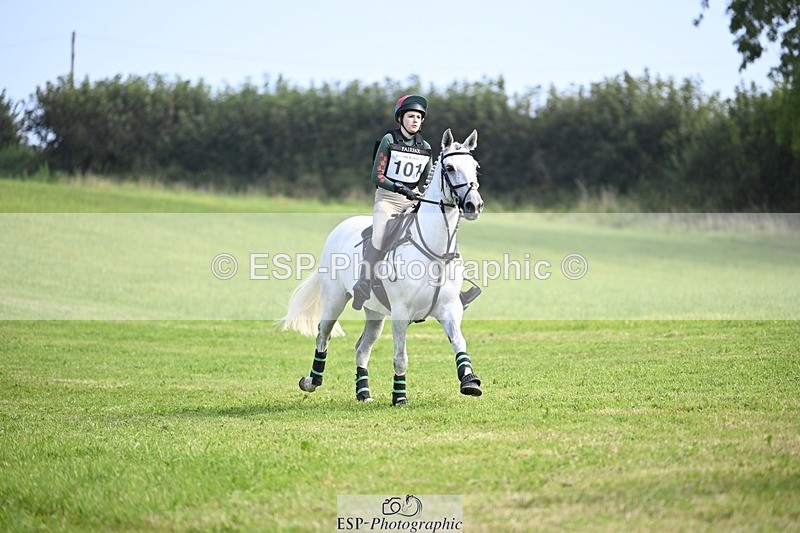 240831A-104247-00405 - 101-Issy.Perry-DATE.NIGHT