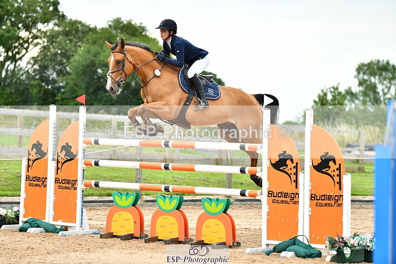 230720A-154509-04018 - Cls 9, 2 Star Big 1.40m Start to break