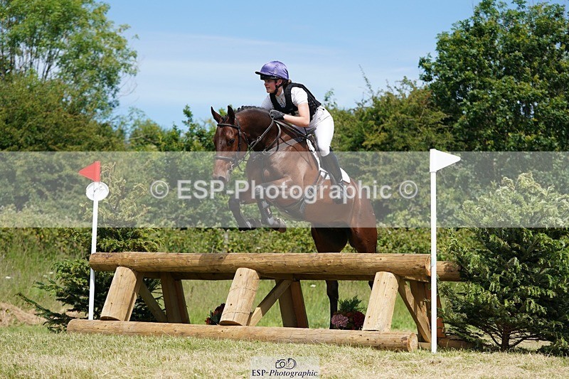 240629X-113436-0120 - 010-Georgie_Selley-VICARSTOWN_VICTOR