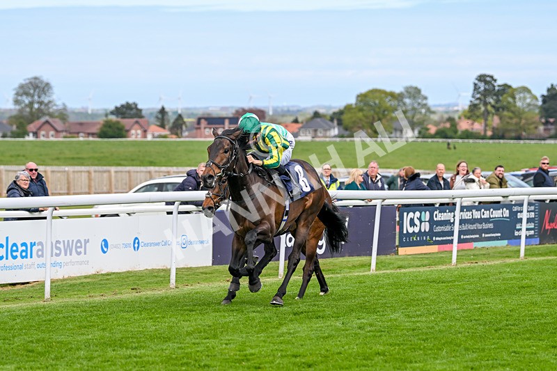 240425-Race 3-Spinning Wheel-1256 - Race 3