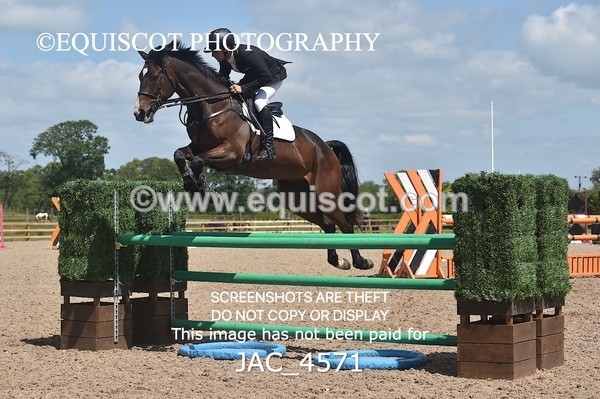 JAC_4571 - CLASS 6 Senior Newcomers/ 1.10m Open