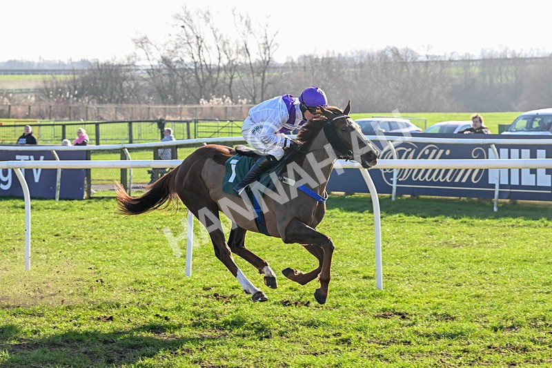 040326-Race 1-Pigeon House-8421 - Race 1