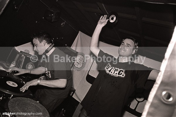 8 - Friends-&-Family @ the roadhouse 04.05.02