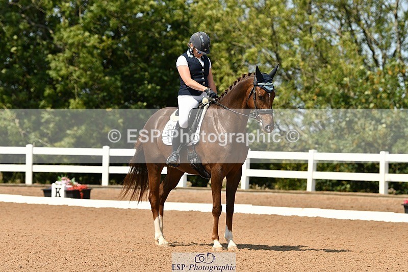 250817-130034-09794 - 214-Verity.PerryVogue