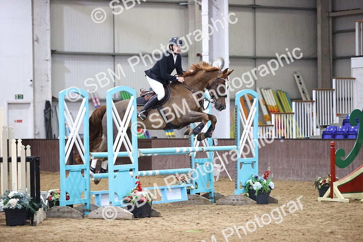 SBM_003548_Class 10 - Senior Newcomers - 110m Open - Debbie