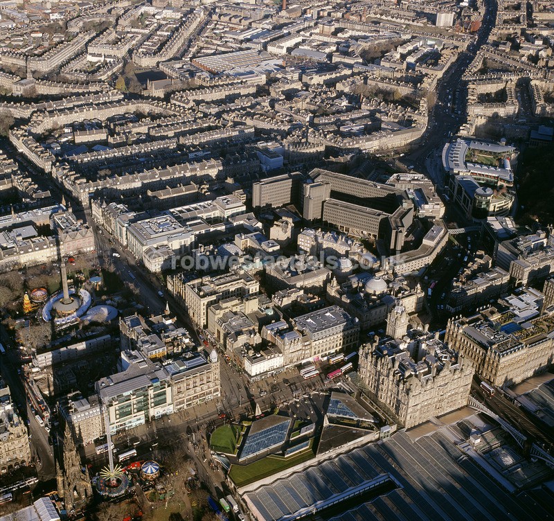 A00705H Edinburgh Princess St at Waverly  Dec 2014 - Settlements, infrastructure and attractions