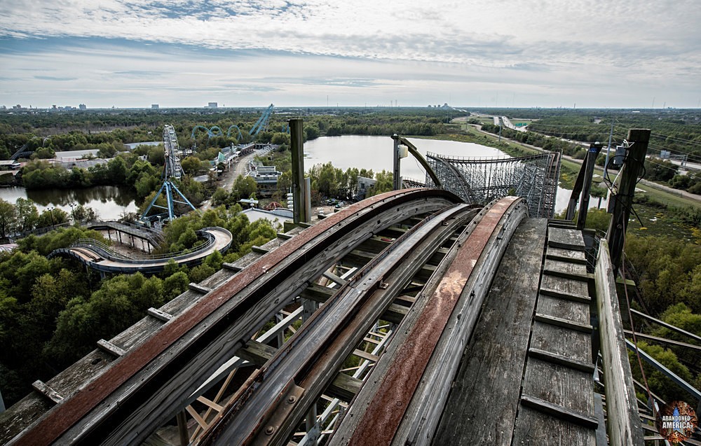 Abandoned Six Flags (New Orleans, LA) | Mega Zeph Apex - Six Flags New Orleans