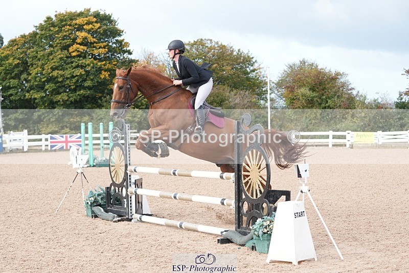 251005-100258-02442 - Cls 22 British Novice and 90cm