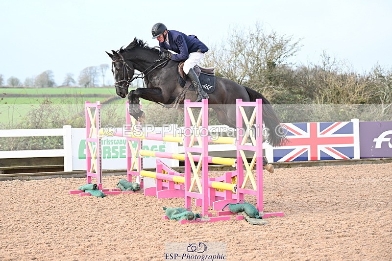 231209A-121748-01742 - Cls 12 Newcomers & 1.10m Open