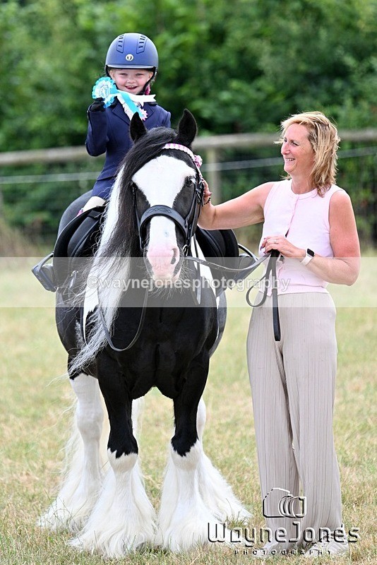 WJ7_3805 - Nancy & Churchill's first Show 22-06-25