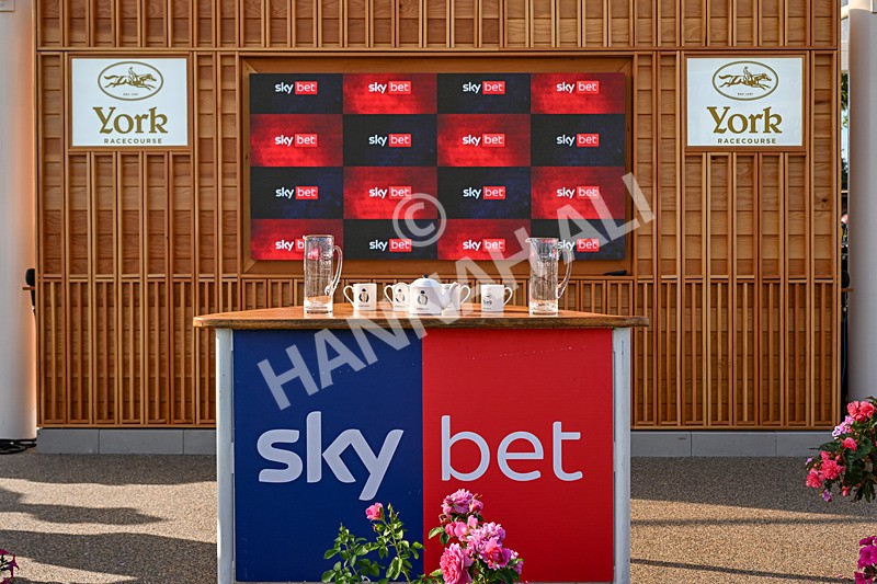 210826-Race 7-Silver Lake-1695 - Race 7 17.20pm Sky Bet EBF Fillies' Handicap