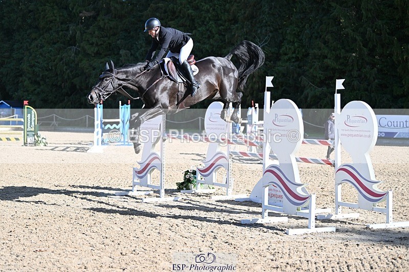 231022-120241-26553 - 329-RINGFORT.REVE.DU.MOULIN-Andrew.Downes-SJ