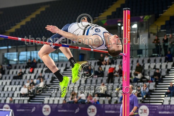 SeniorInd25-919431 - Field Male