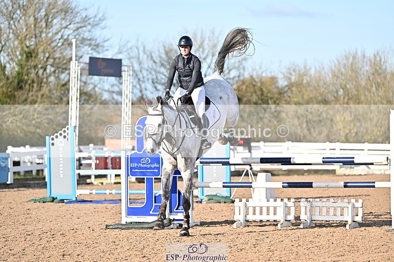 241113A-134859-00724 - Cls 05A&B Snr Fox & 1.20m Open