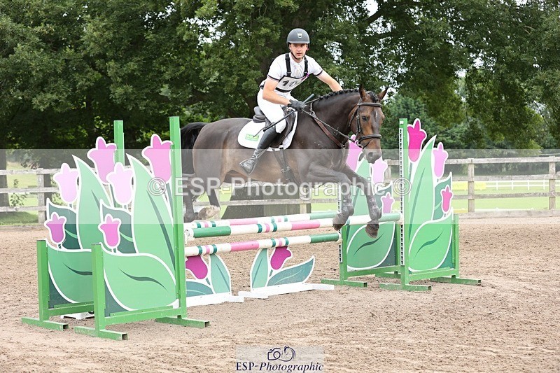 240803-102451-00548 - 104-Ollie_Martin-MIH_HUNTERS_BEAR