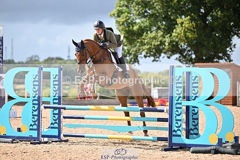 250831-144559-11337 - O-723-Lizzie.Luxton