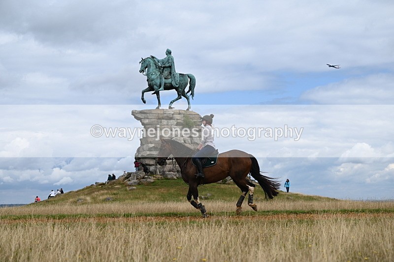 DSC_6994 - Time at Statue 12:45 to 13:15