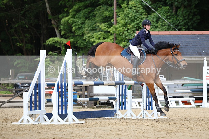 3E7A1103 - Class 13: Senior Newcomers/1.10m open