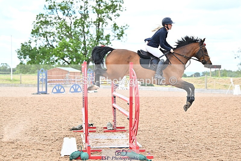 240608A-133725-02612 - Cls 4 Snr Newcomers and 1.10m Open