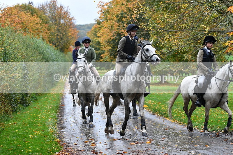 WJ5_6373 - B&B walk back for Hunt Tea !