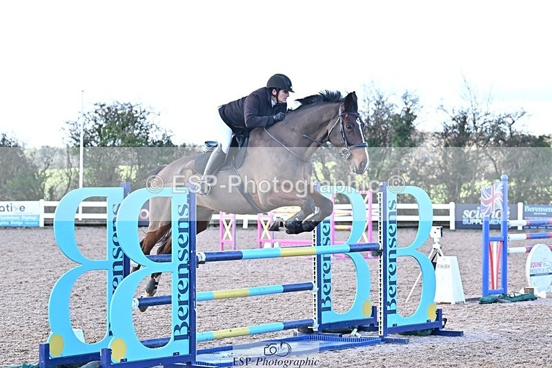 251203-131114-00641 - Cls 4 Newcomers and 1.10m Open