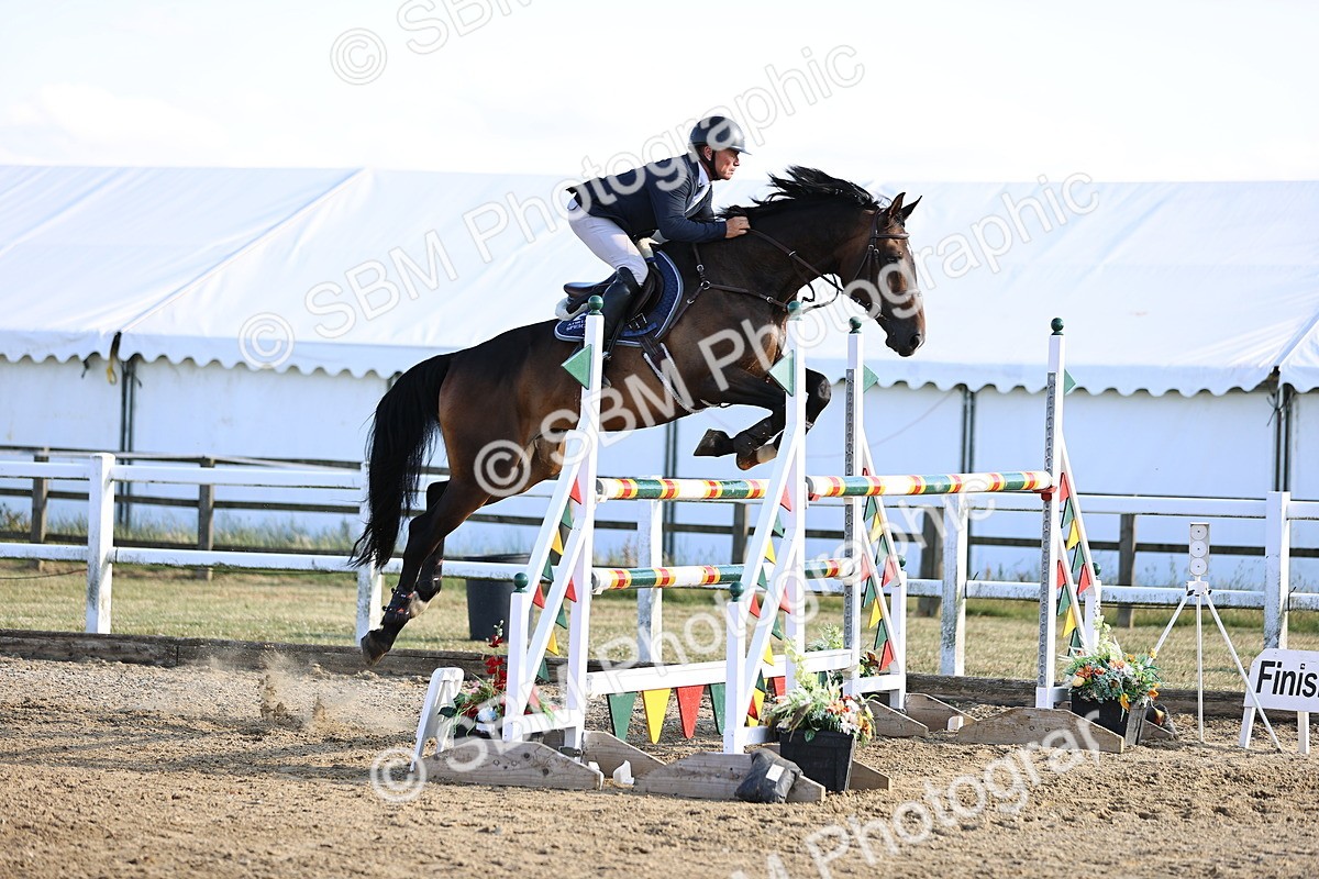 SBM_015947 - Class 18 - Senior 1.35m Open