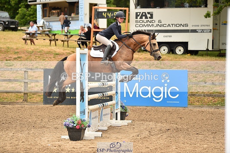 230618-133842-12751 - Cls 25 Pony Foxhunter & 1.10m Open