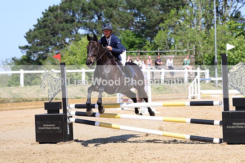 3E7A5801 - Class 4: Senior BN/90cm open