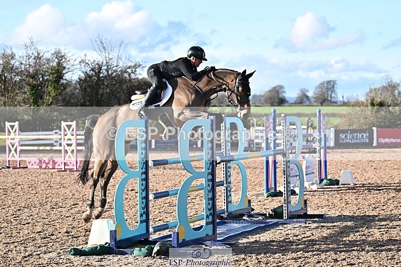 251203-134529-00711 - Cls 5 Foxhunter and 1.20m Open