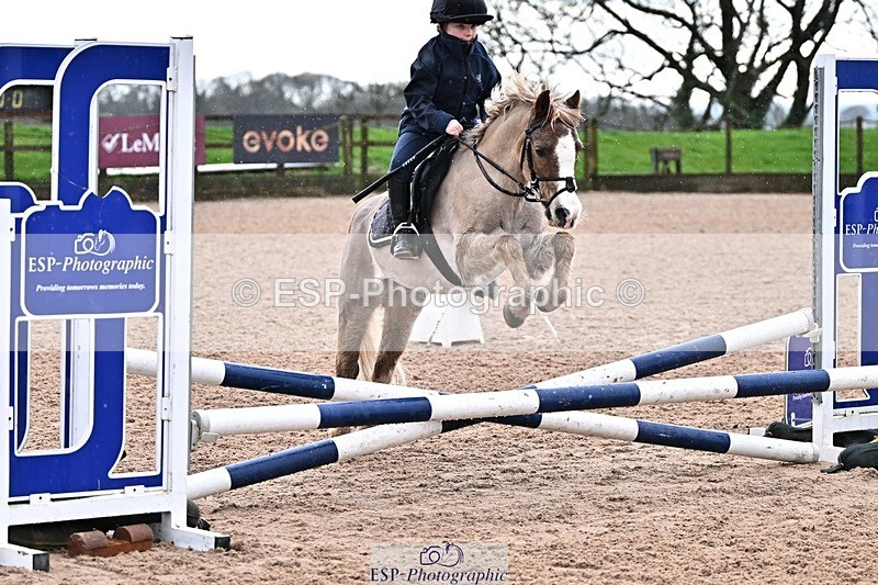 260208-130636-01275 - Cls 18 Clear Round 50cm