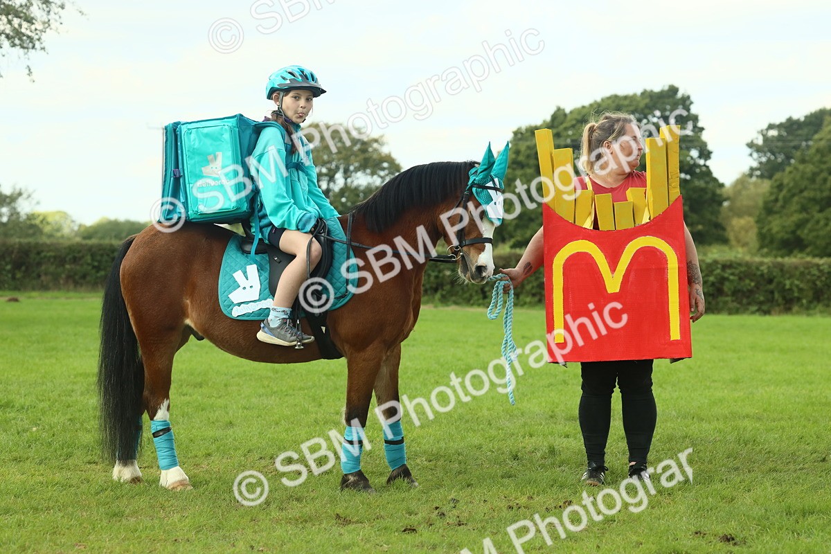 SBM_63598 - S35 - Fancy Dress Showing