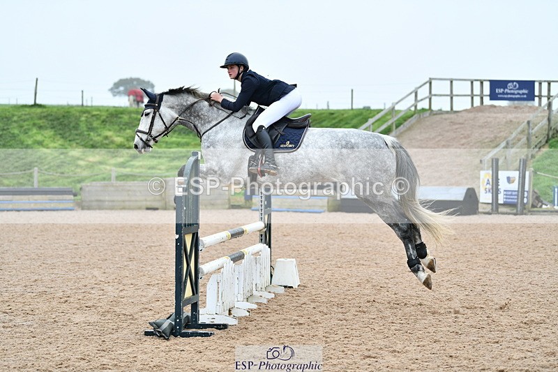 241102A-104828-04101 - SAT Cls 9 British Novice and 90cm Open