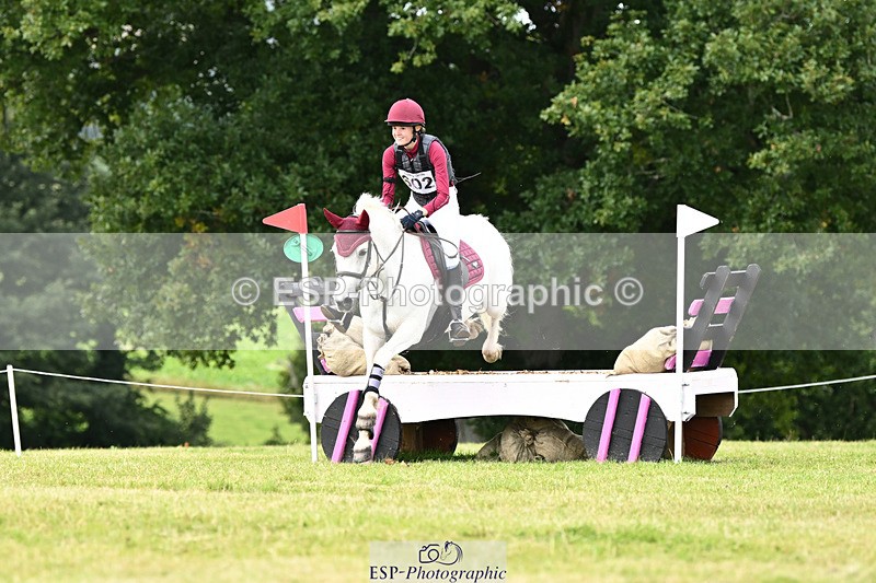 240825X-115028-32137 - 70cm XC 11.00 to 12.00