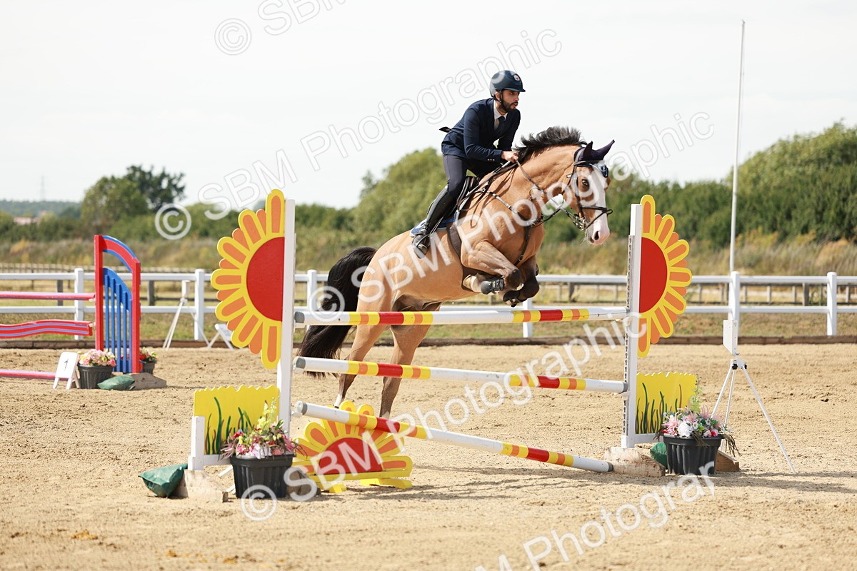 SBM_008041 - Class 4 - Senior Foxhunter - 1.20m Open