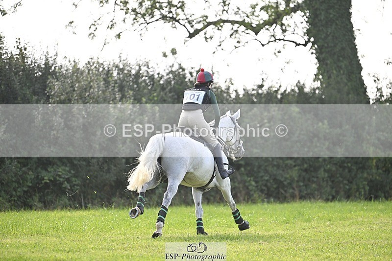 240831A-104253-00411 - 101-Issy.Perry-DATE.NIGHT