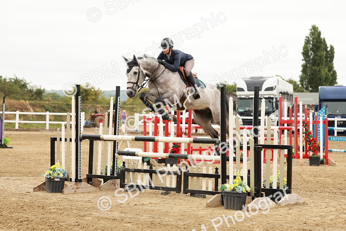 SBM_016608 - Class 20 - Senior Newcomers - 1.10m