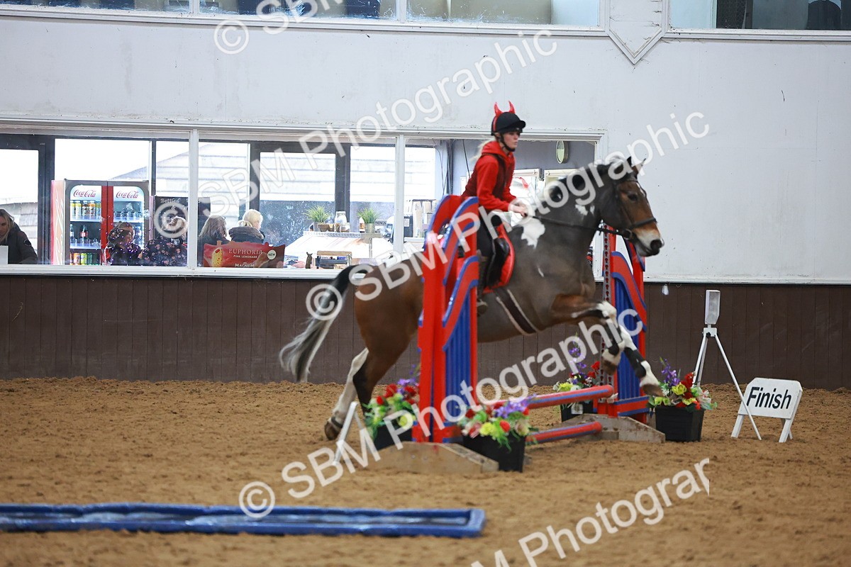 SBM_002098 - Class 3 - Horse & Hound (60cm)