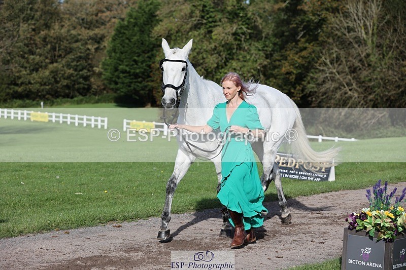 241027-102041-15826 - 506-Emma.Farrar-HER.NAME.IS.LOLA