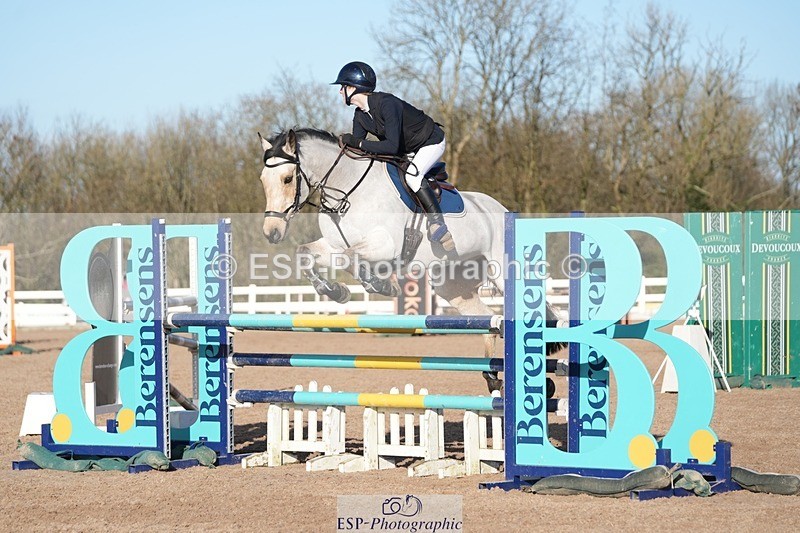 251130-122703-01179 - Cls 9 Pony Fox & 1.10m Open