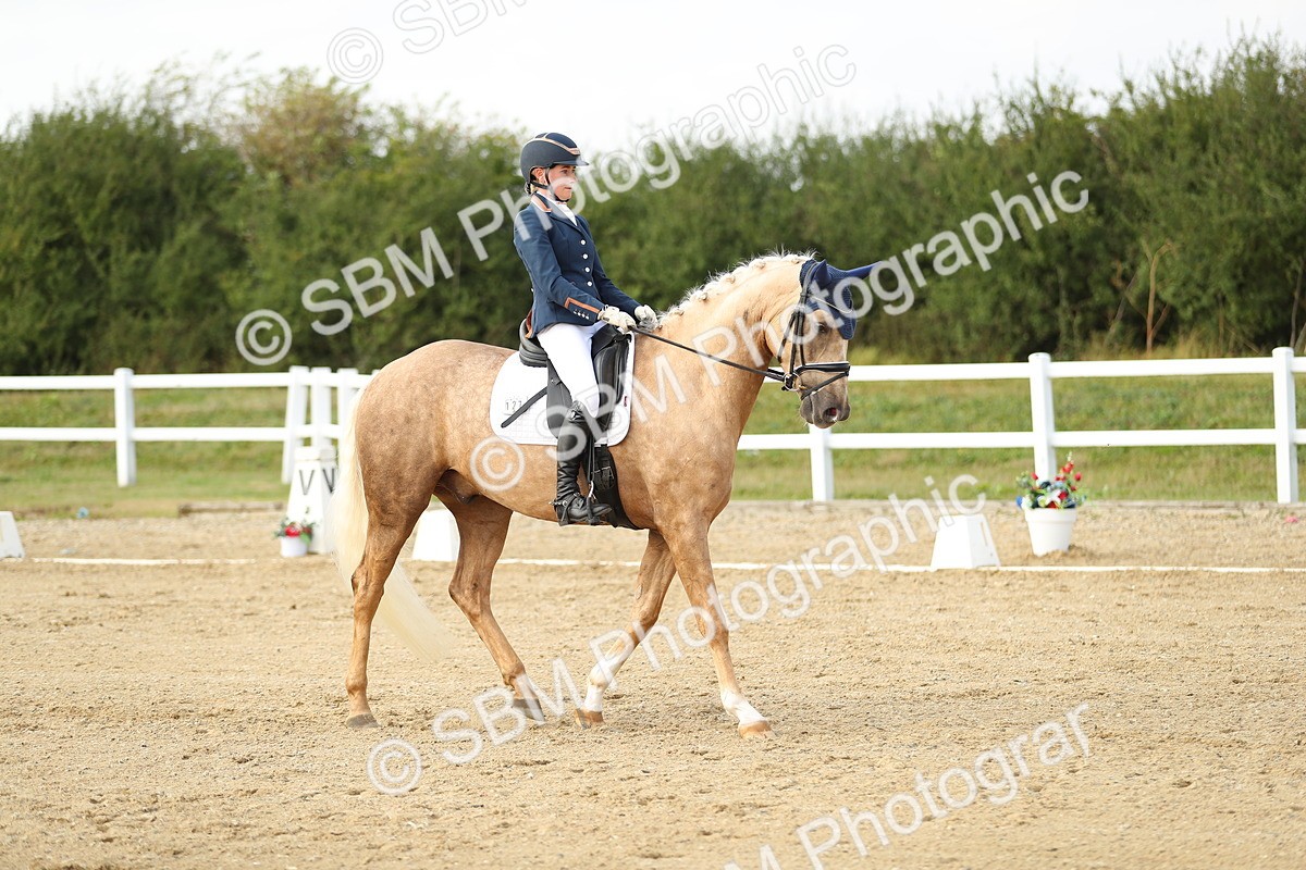 SBM_018511 - Class 14 - Novice 23 - 15.16-16.19