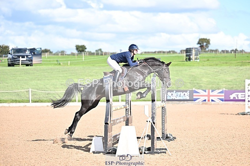 250924-131027-00360 - Cls 4 Newcomers and 1.10m Open