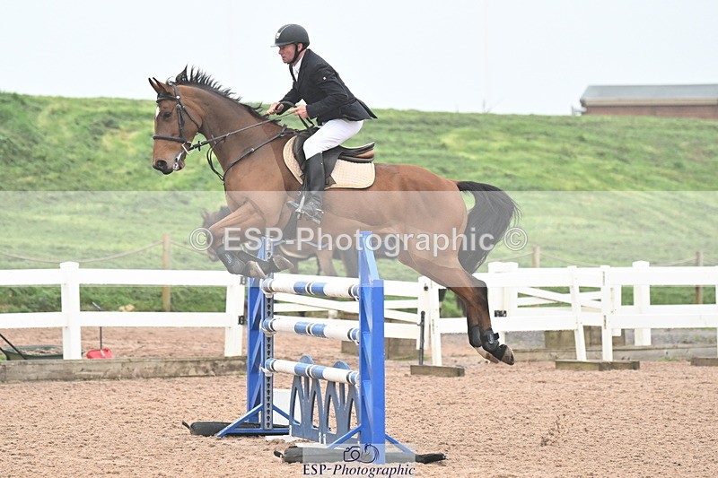 241102A-120918-04487 - SAT Cls 15 Foxhunter and 1.20m Open