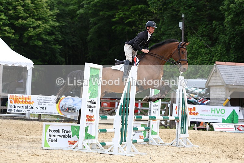 3E7A8574 - Class 4: Senior British Novice/90cm open