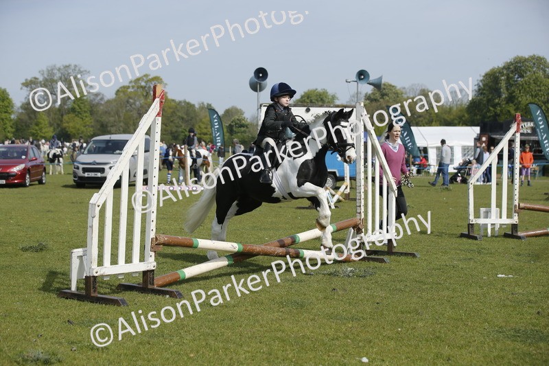 20260426-1117 - Class 1 - Mini Jumping - Lead rein or Assisted
