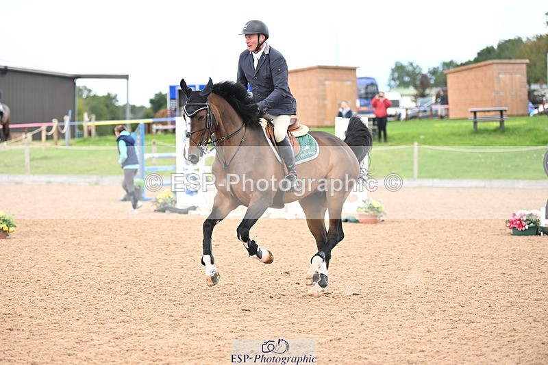 240912A-125232-01569 - Cls 3 Snr Foxhunter