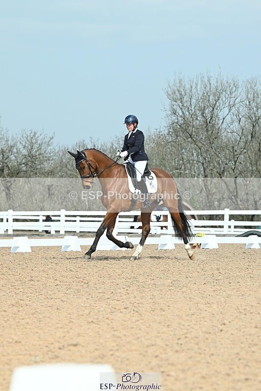 250403-103302-01438 - 036-Abbie.Newbury-Seagry.Viceroy